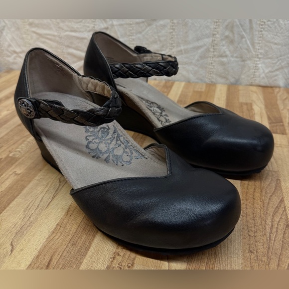 Aetrex Mia Black Leather Mary Jane Wedge Round Toe Arch Support Shoes Sz 9/9.5 - Picture 1 of 10